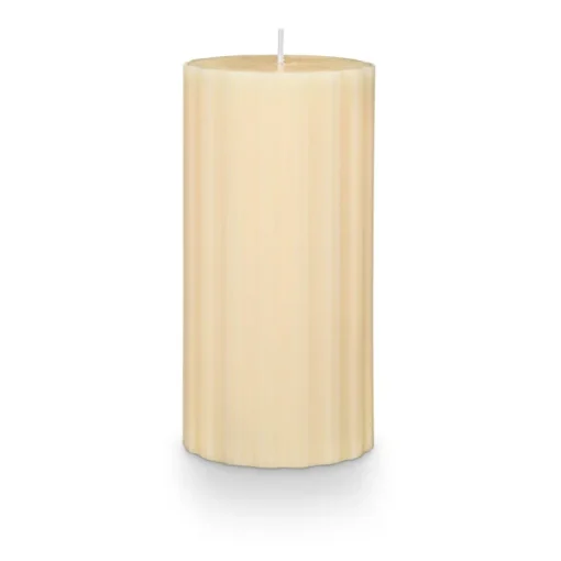 Isla Lily Medium Fragranced Pillar Candle