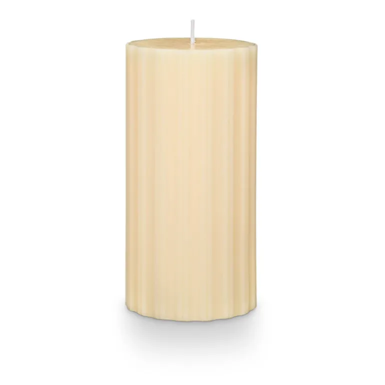 Isla Lily Medium Fragranced Pillar Candle