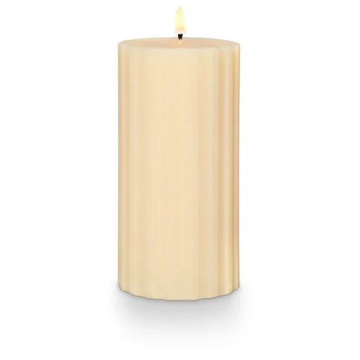 Isla Lily Medium Fragranced Pillar Candle